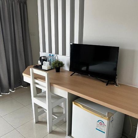 Nana Chat Bangsaen Hotel Si Racha Buitenkant foto