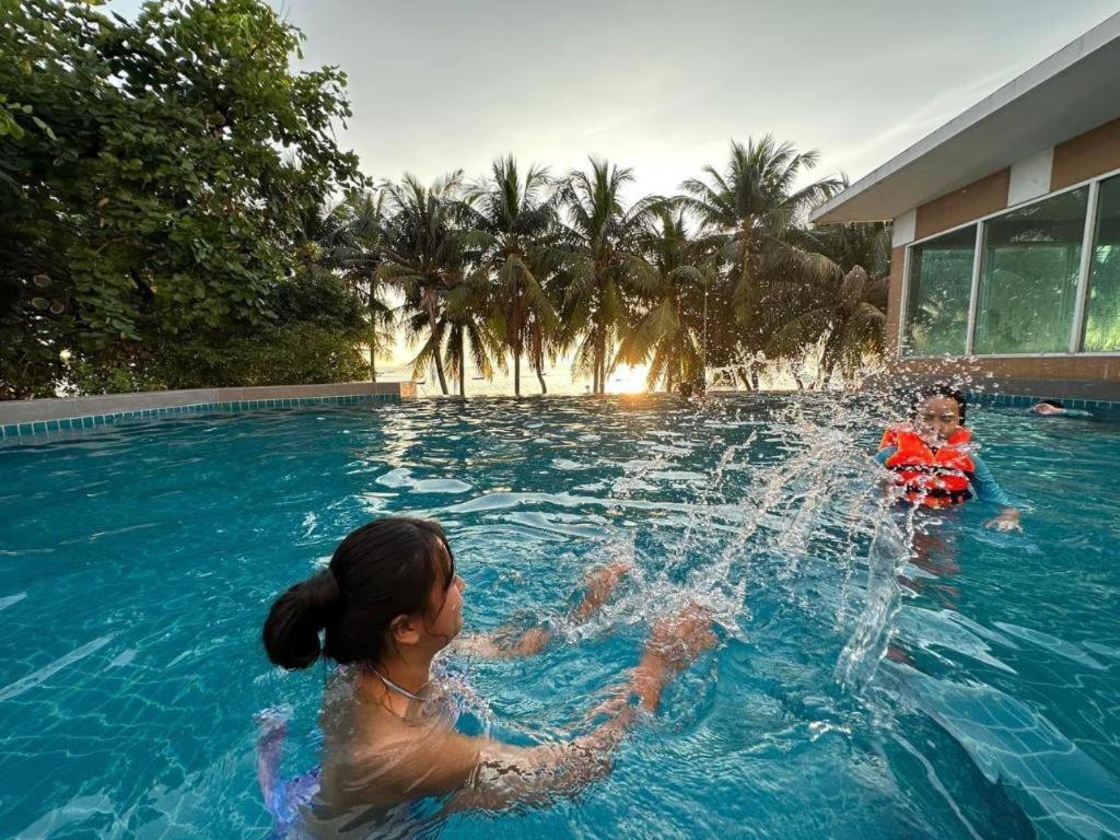 Nana Chat Bangsaen Hotel Si Racha Buitenkant foto