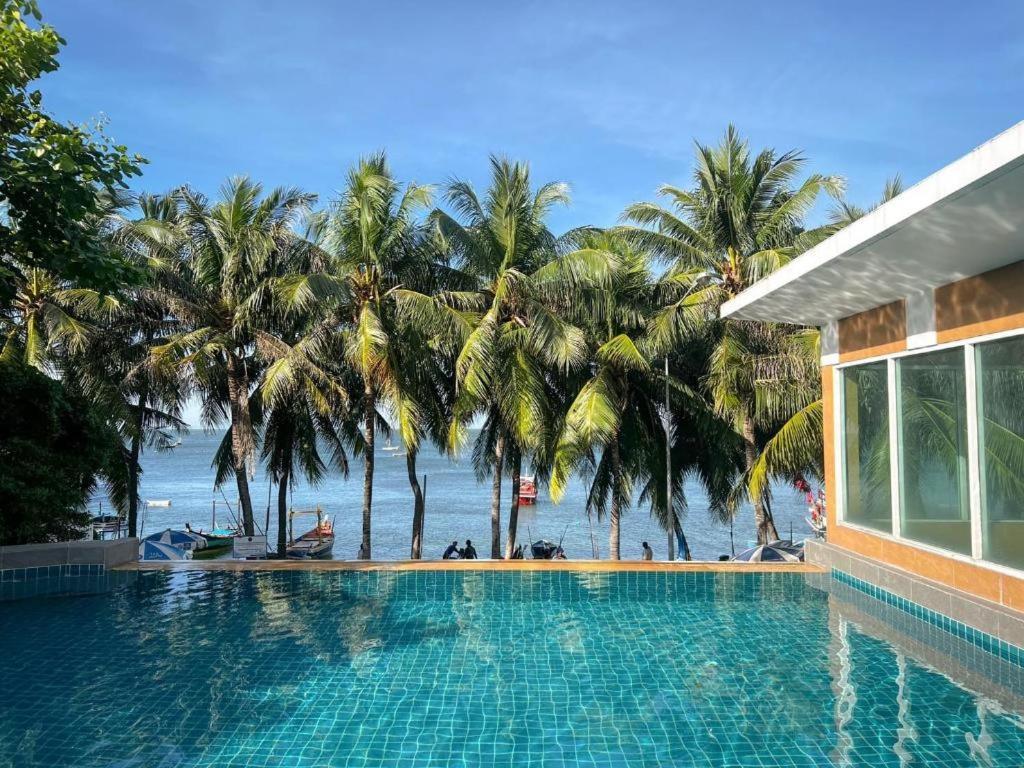 Nana Chat Bangsaen Hotel Si Racha Buitenkant foto