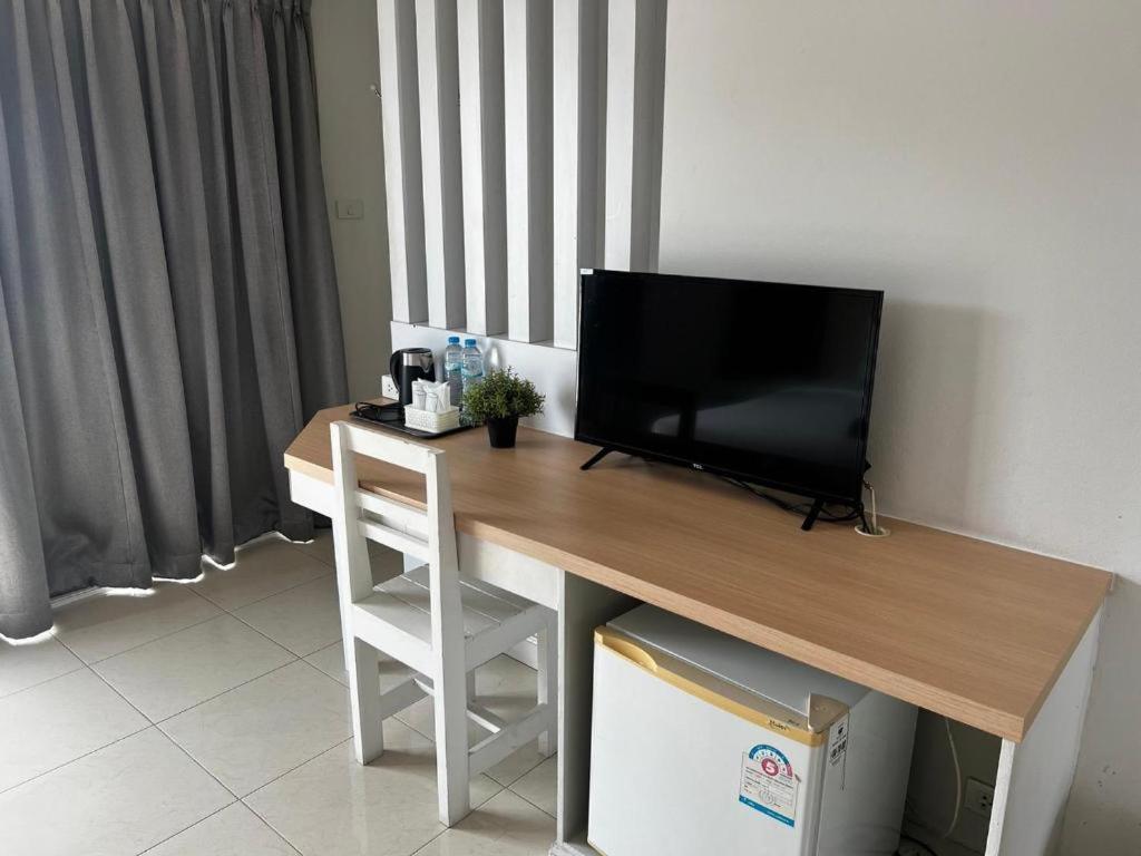 Nana Chat Bangsaen Hotel Si Racha Buitenkant foto
