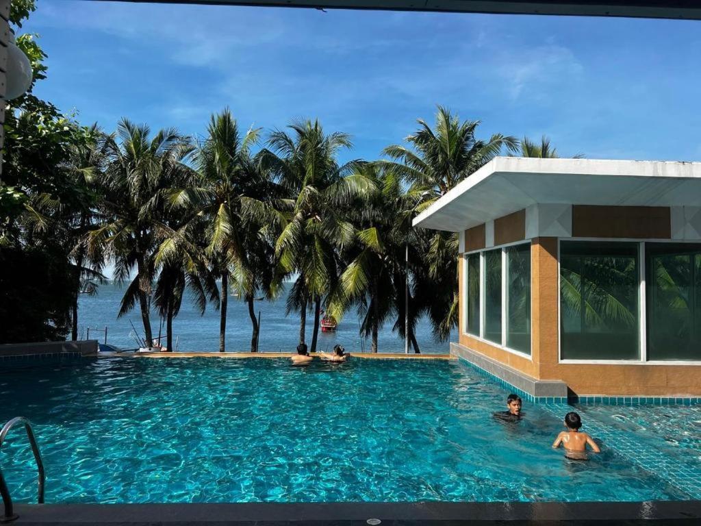 Nana Chat Bangsaen Hotel Si Racha Buitenkant foto