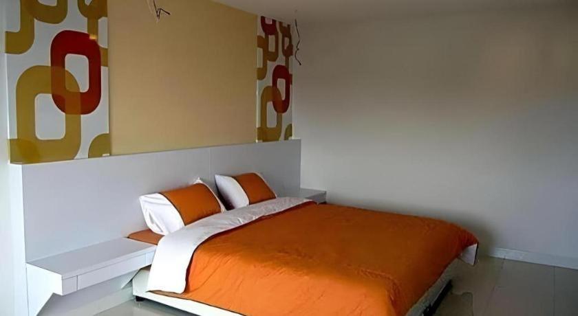 Nana Chat Bangsaen Hotel Si Racha Buitenkant foto