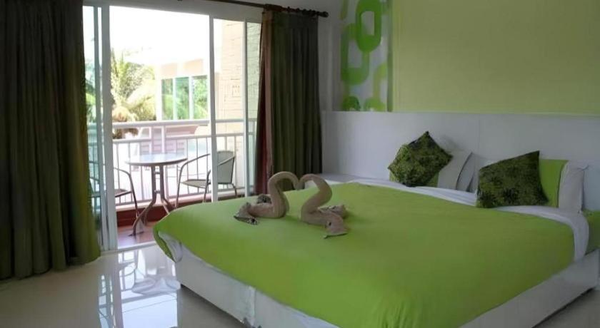 Nana Chat Bangsaen Hotel Si Racha Buitenkant foto